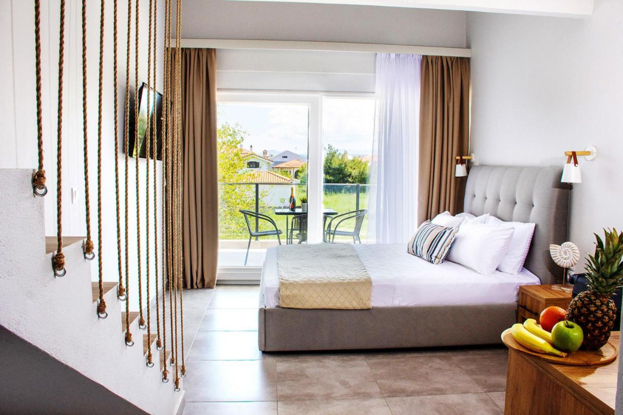 Sithon Diamond Suites Nikiti  Esterno foto